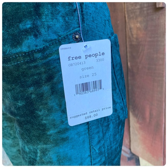 Free People green velvet cropped pants - Picture 8 of 8